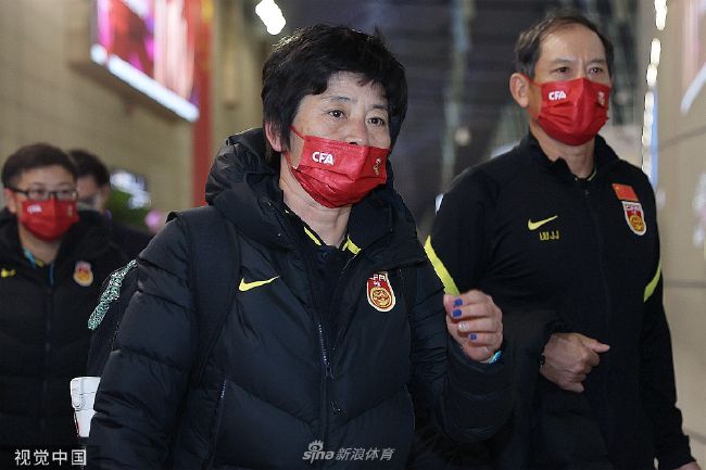 县城洗浴大万厅裸体表演
